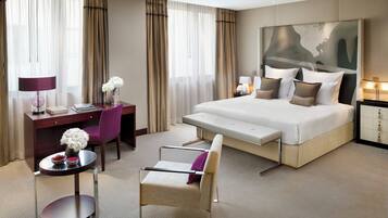 Mandarin, Room | Premium bedding, minibar, in-room safe, desk