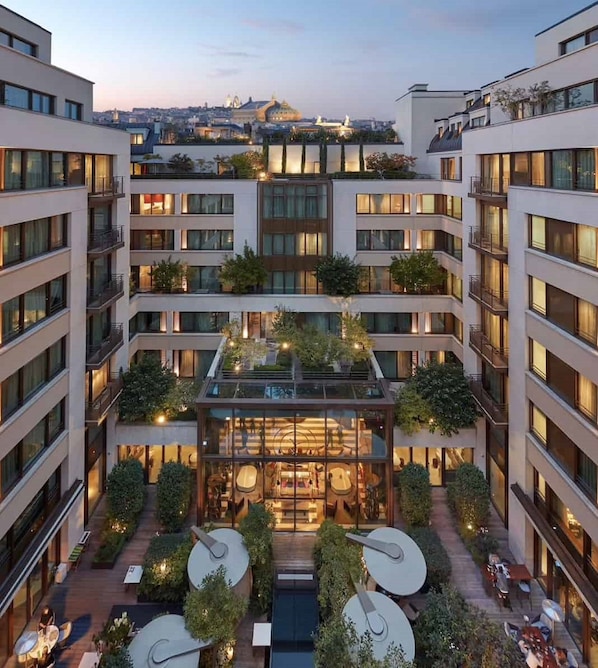 Exterior - Mandarin Oriental, Paris (Paris)