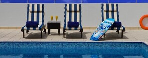 Indoor pool - Dusit Pearl Coast Premier Hotel Apartments (Dubai)