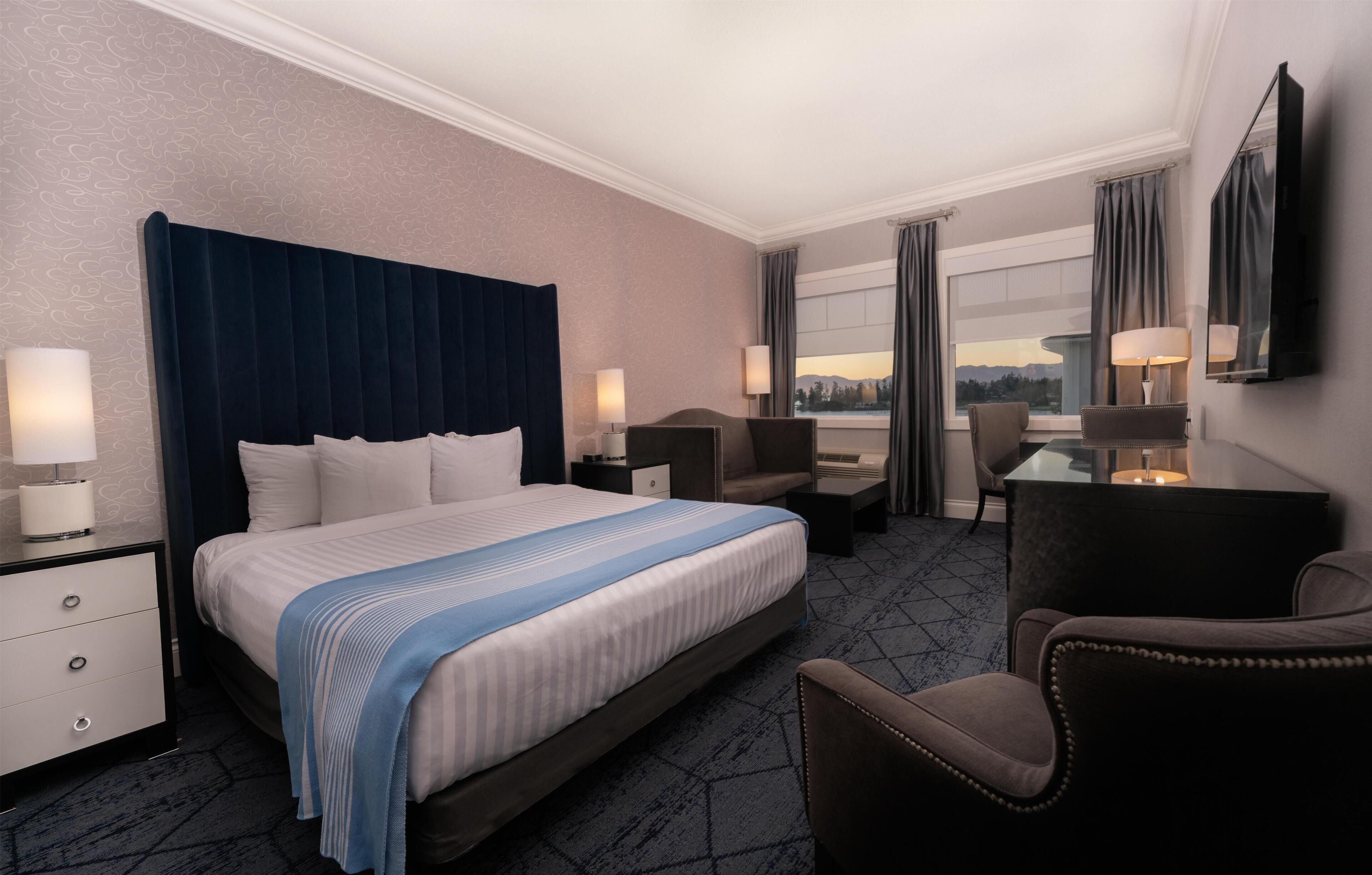 Standard Room, 1 King Bed, Non Smoking, Courtyard View (Prestige Floor) | Premium bedding, pillowtop beds, in-room safe, individually decorated
