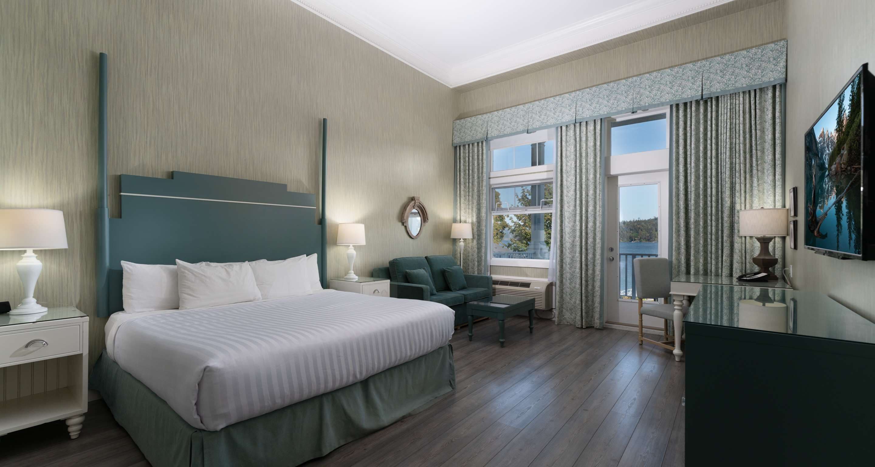 Standard Room, 1 King Bed, Non Smoking, Balcony (with Sofabed) | Premium bedding, pillowtop beds, in-room safe, individually decorated