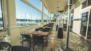 Breakfast, lunch, dinner served; American cuisine, sea views