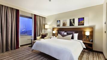 1 chambre, minibar, coffres-forts dans les chambres, bureau