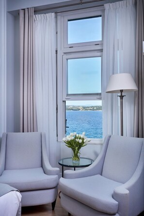 Habitación Premium, vistas al mar (Tower Room) | Ropa de cama de alta calidad, colchones viscoelásticos, minibar