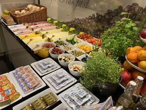 Petit déjeuner continental servi tous les jours en supplément