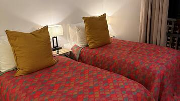 Luxury-Ferienhütte, 1 Queen-Bett, Buchtblick, Meerseite | Hochwertige Bettwaren, Daunenbettdecken, Minibar, Zimmersafe