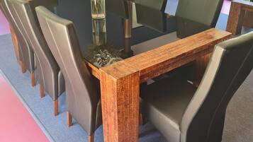 Family House, 2 Bedrooms, Accessible, Mountain View | In-room dining