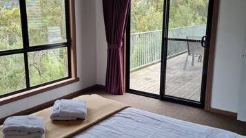 Family House, 2 Bedrooms, Mountain View, Mountainside