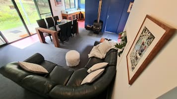 Family House, 2 Bedrooms, Accessible, Mountain View | Living area | Fireplace