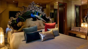 In-room safe, individually decorated, individually furnished, desk