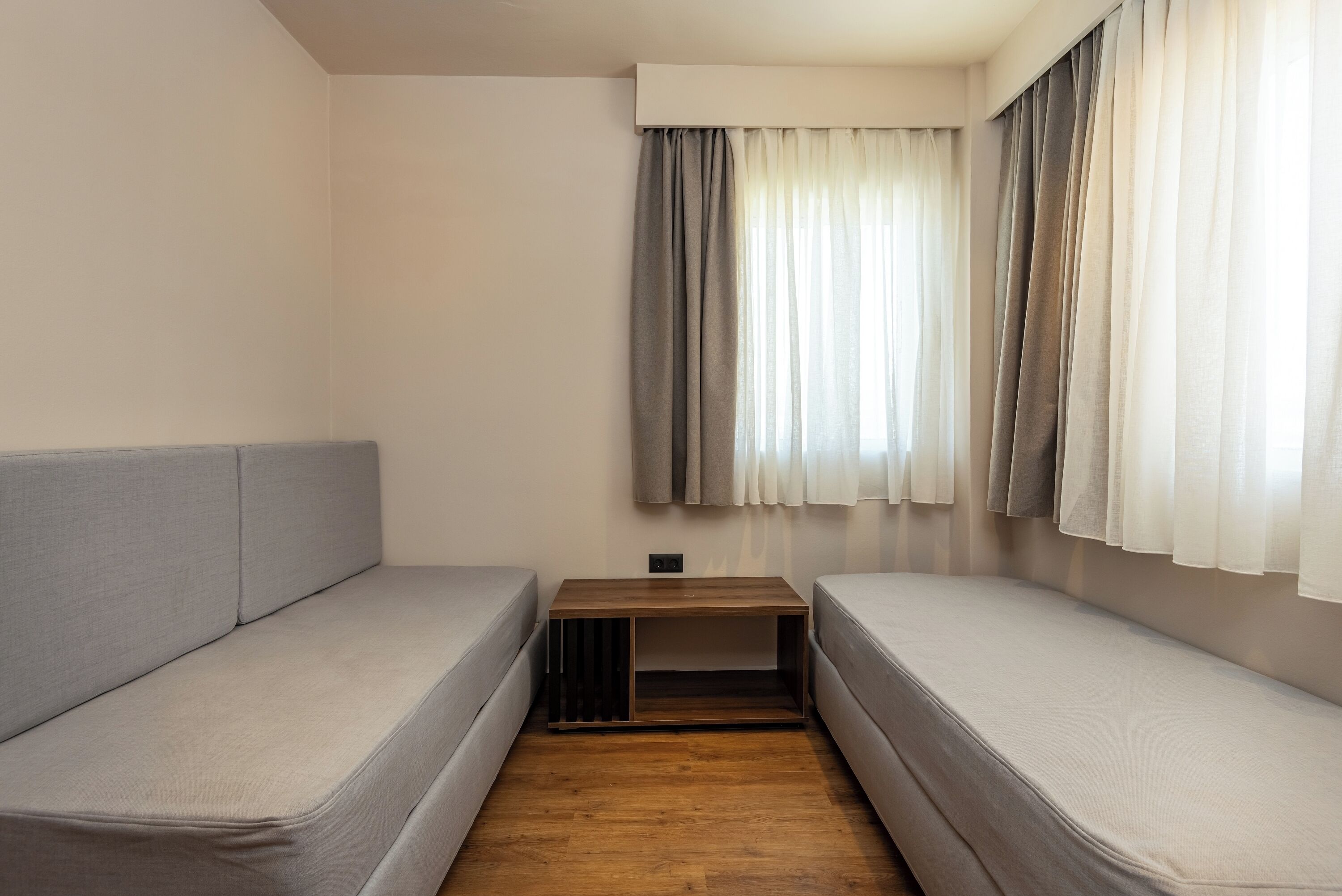 deluxe suite, sea view | 1 bedroom, hypo-allergenic bedding, minibar, in-room safe