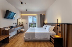 Deluxe Room, Sea View | Balcony view