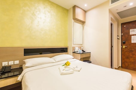 Superior Room, 1 Queen Bed | Free WiFi, bed sheets