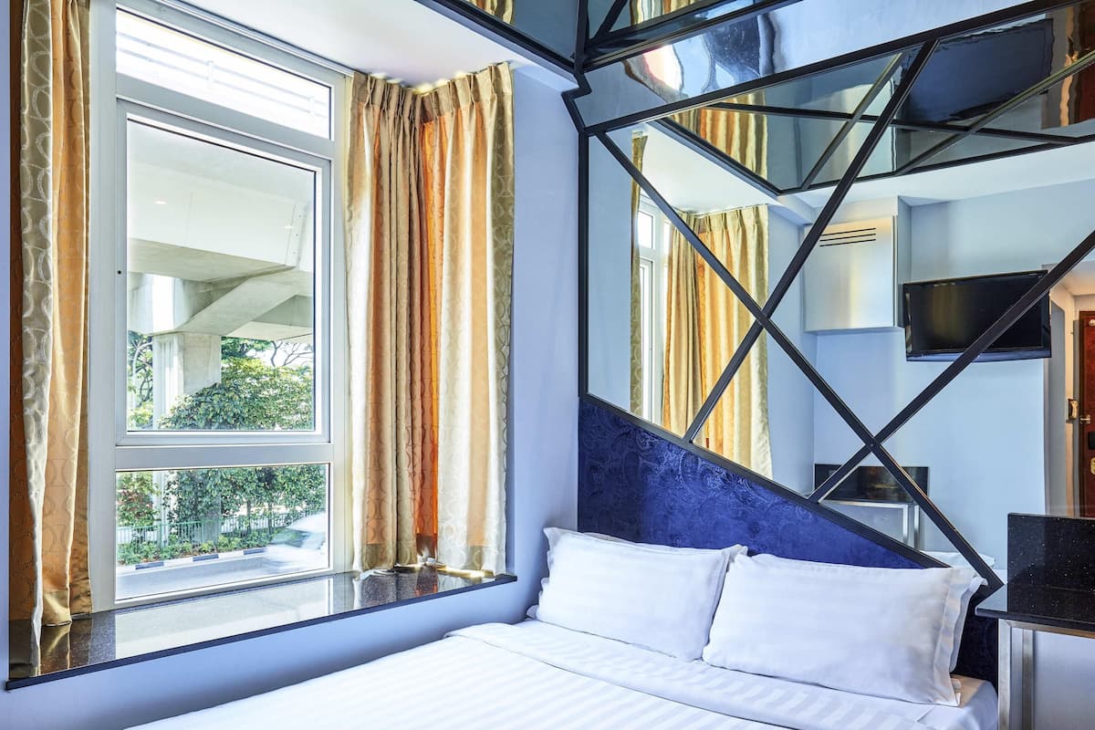 Quarto casal luxo, 1 cama de casal (Theme) | Escrivaninha, ferros/tábuas de passar roupa, Wi-Fi de cortesia