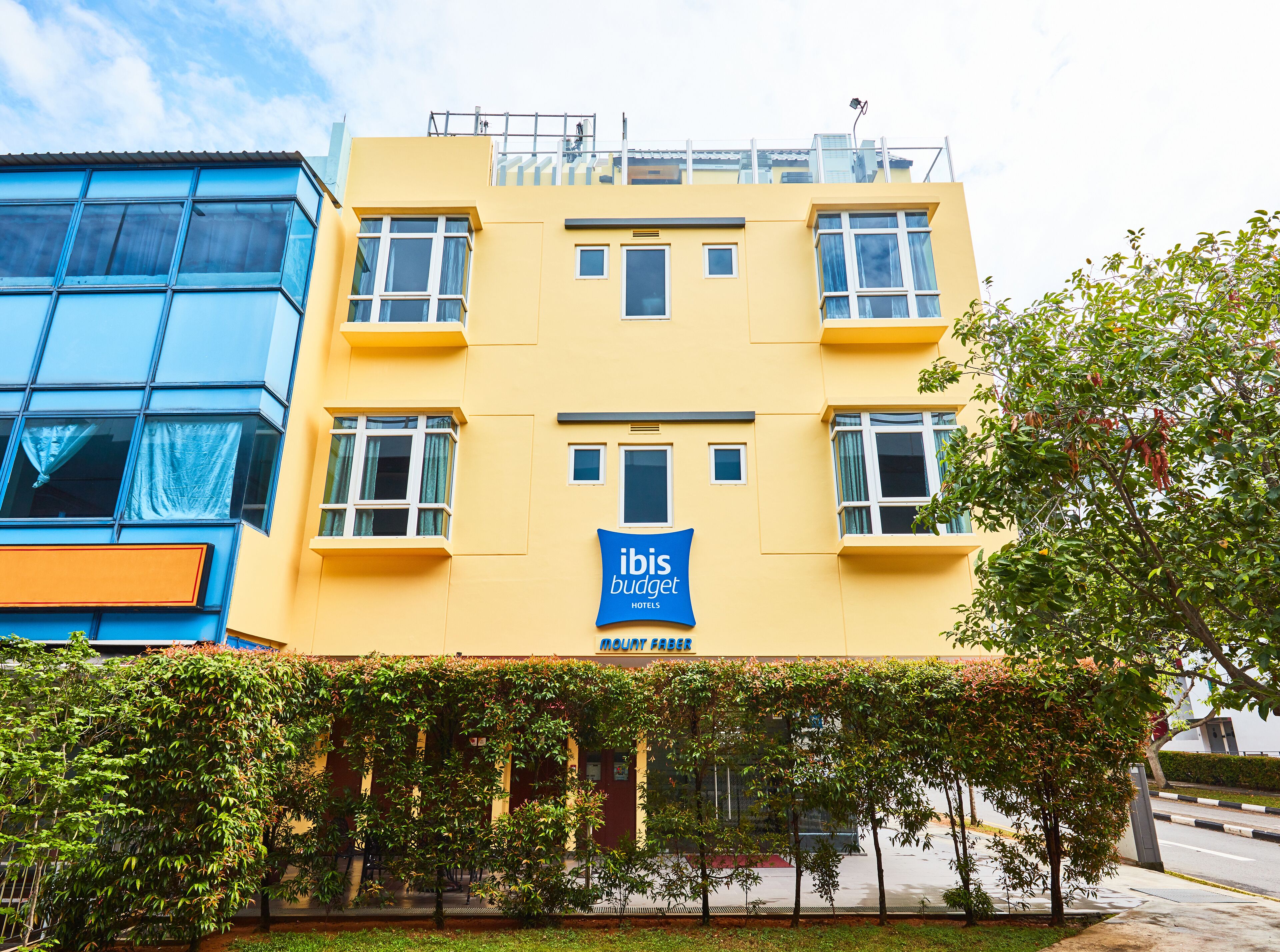 المنشأة من الخارج