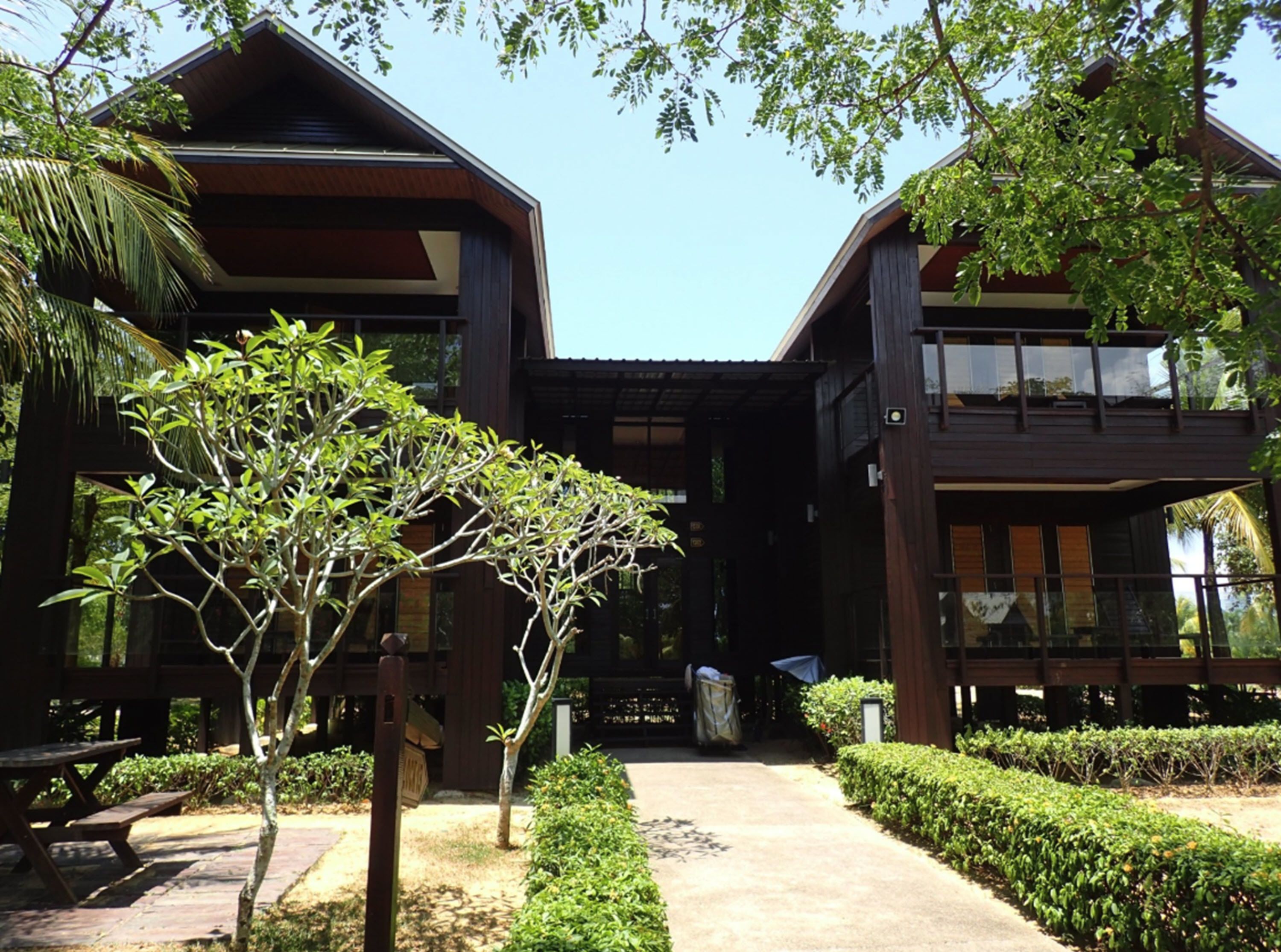 deluxe chalet (sarambi) | minibar, in-room safe, desk, iron/ironing board