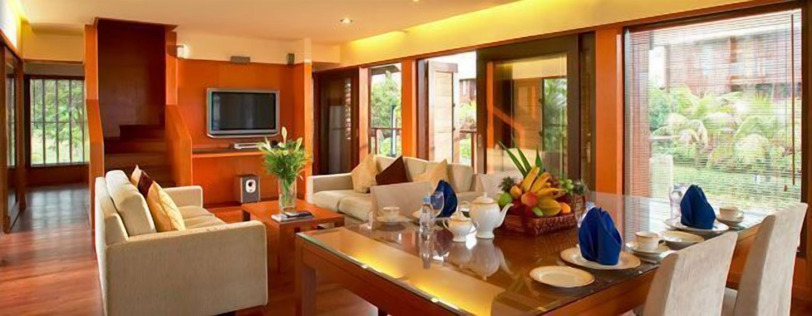 32-inch lcd tv with cable channels, tv, dvd player