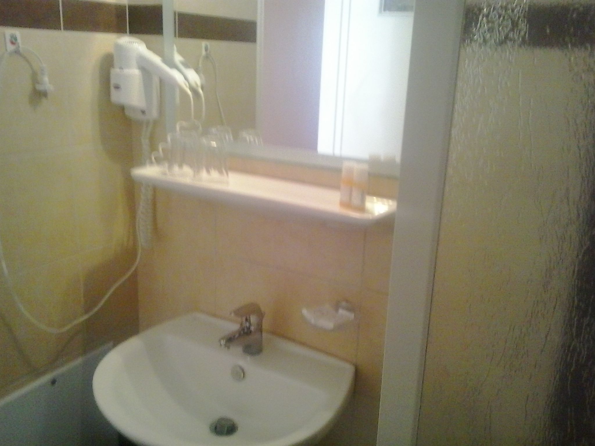 quadruple room | iron/ironing board, free cots/infant beds, free wifi, bed sheets