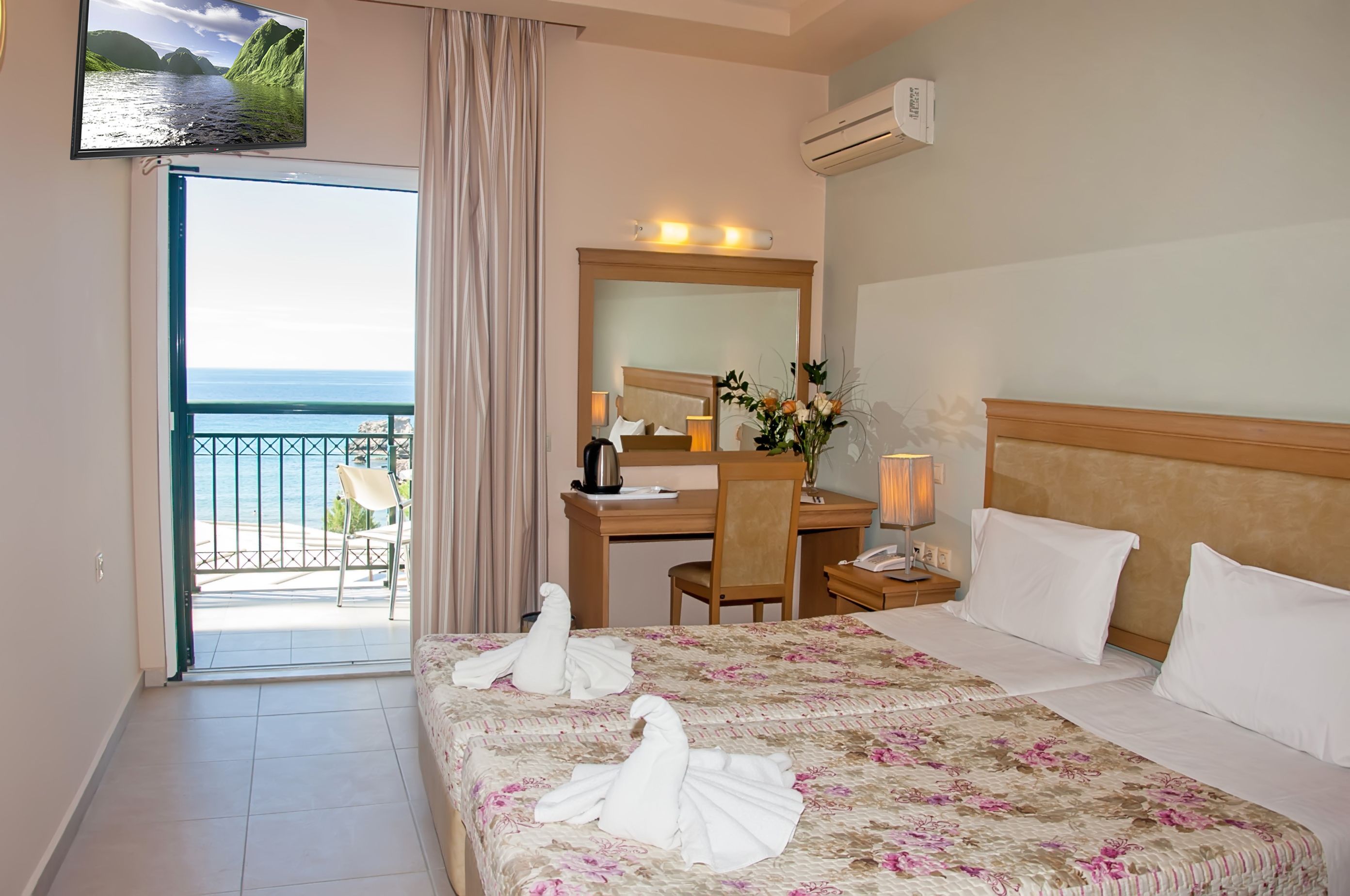 Coffres-forts dans les chambres, bureau, rideaux occultants