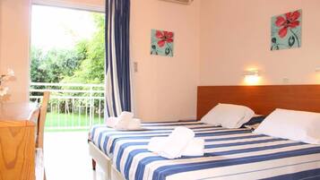 Standard Twin Room | Premium bedding, pillowtop beds, minibar, in-room safe