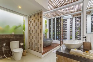 Villa, 1 habitación | Baño | Secadora de cabello, toallas, jabón, shampoo