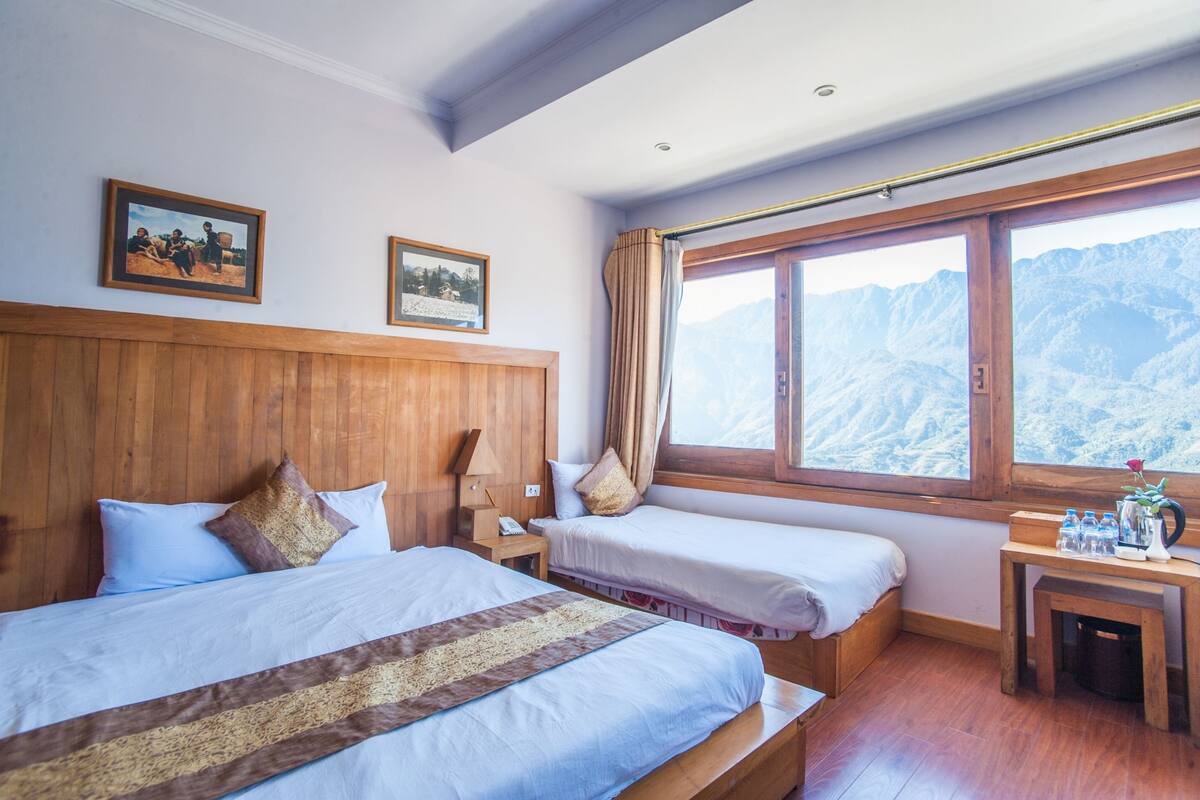 Deluxe-Dreibettzimmer | Hochwertige Bettwaren, Betten mit Memory-Foam-Matratzen, Minibar
