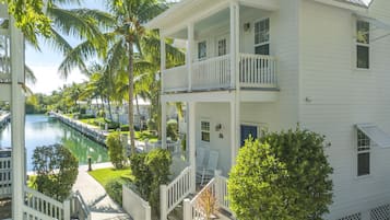 Egyptian cotton sheets, premium bedding, individually decorated