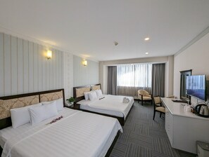 Minibar, in-room safe, free WiFi, bed sheets - Dong Kinh Hotel (Ho Chi Minh City)