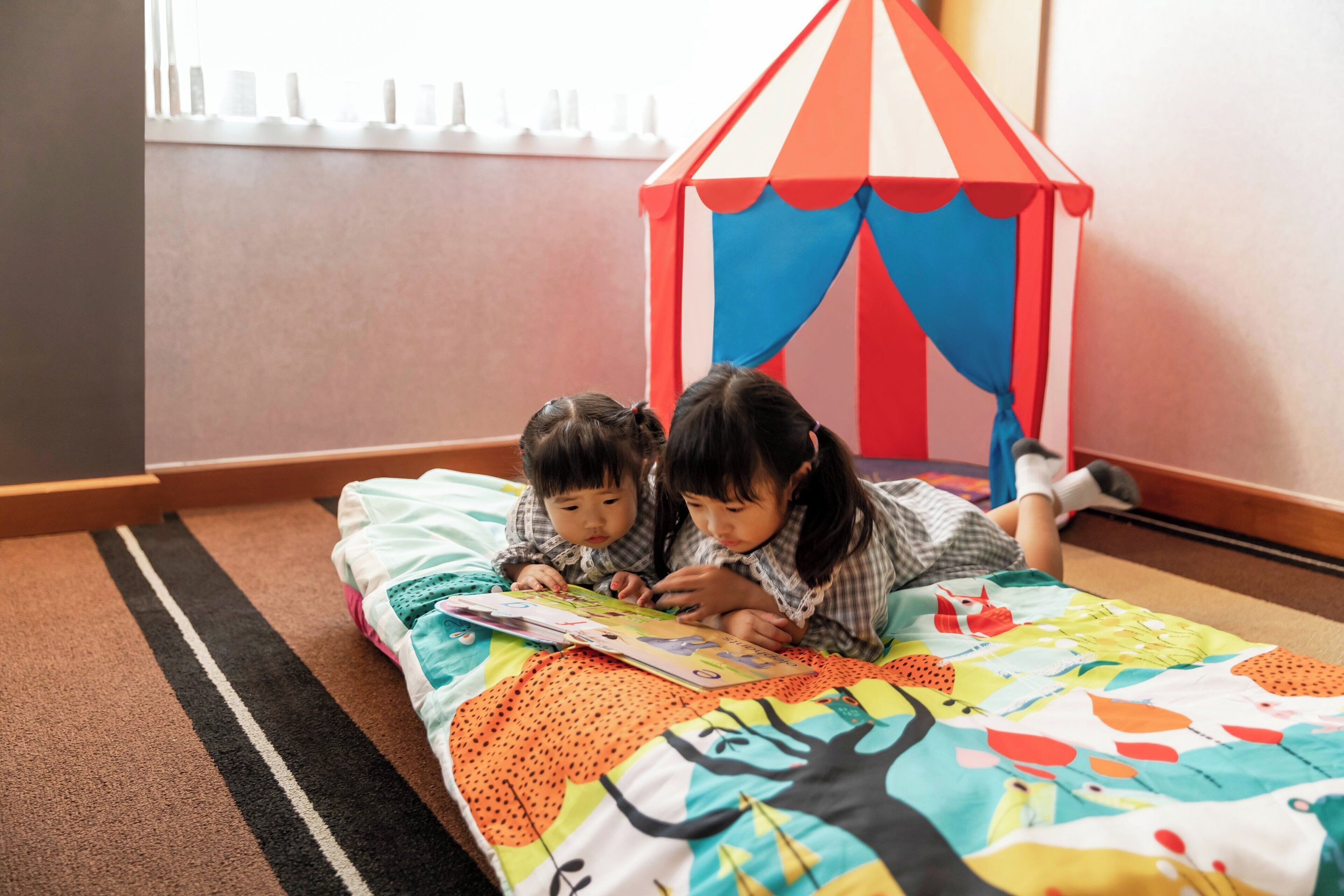 chic, room, 2 queen beds | property amenity