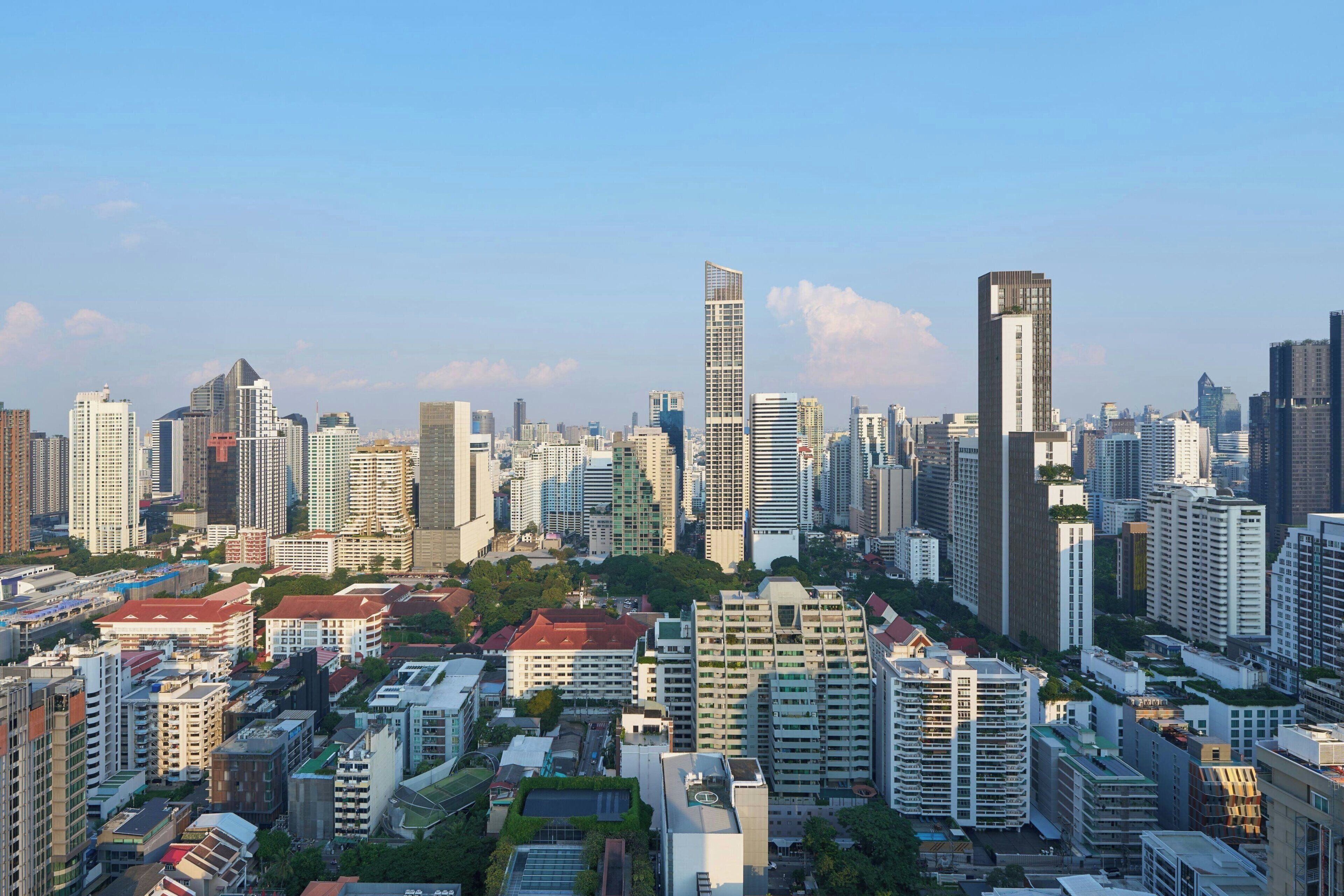 1 bedroom, hypo-allergenic bedding, minibar, in-room safe