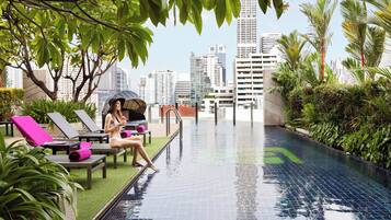 Outdoor pool, free pool cabanas, pool loungers