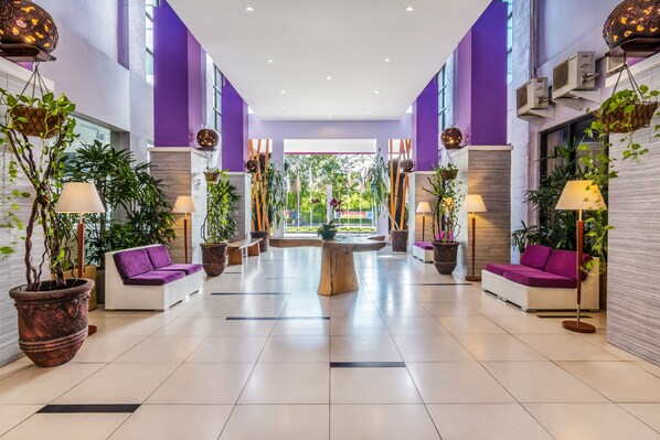 Lobby - Kuta Central Park Hotel (Kuta)
