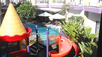 Children’s play area – outdoor