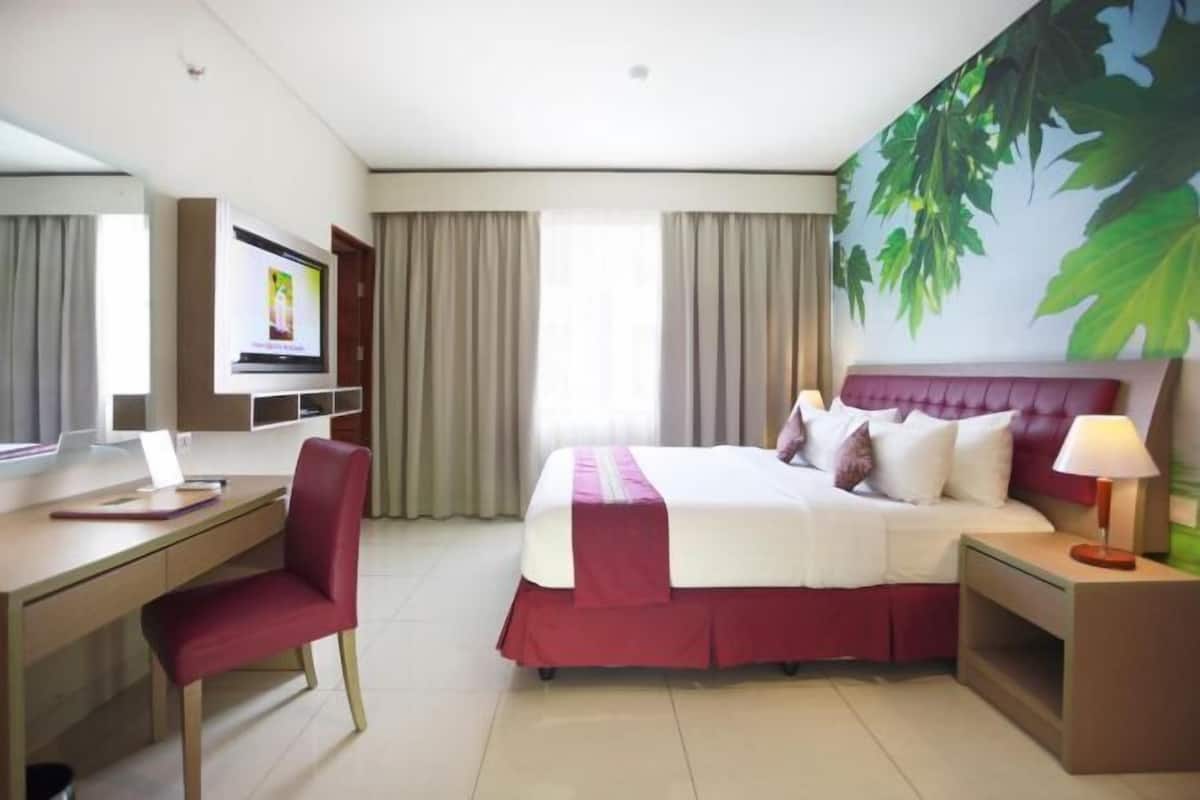 In-room safe, desk, blackout curtains, iron/ironing board