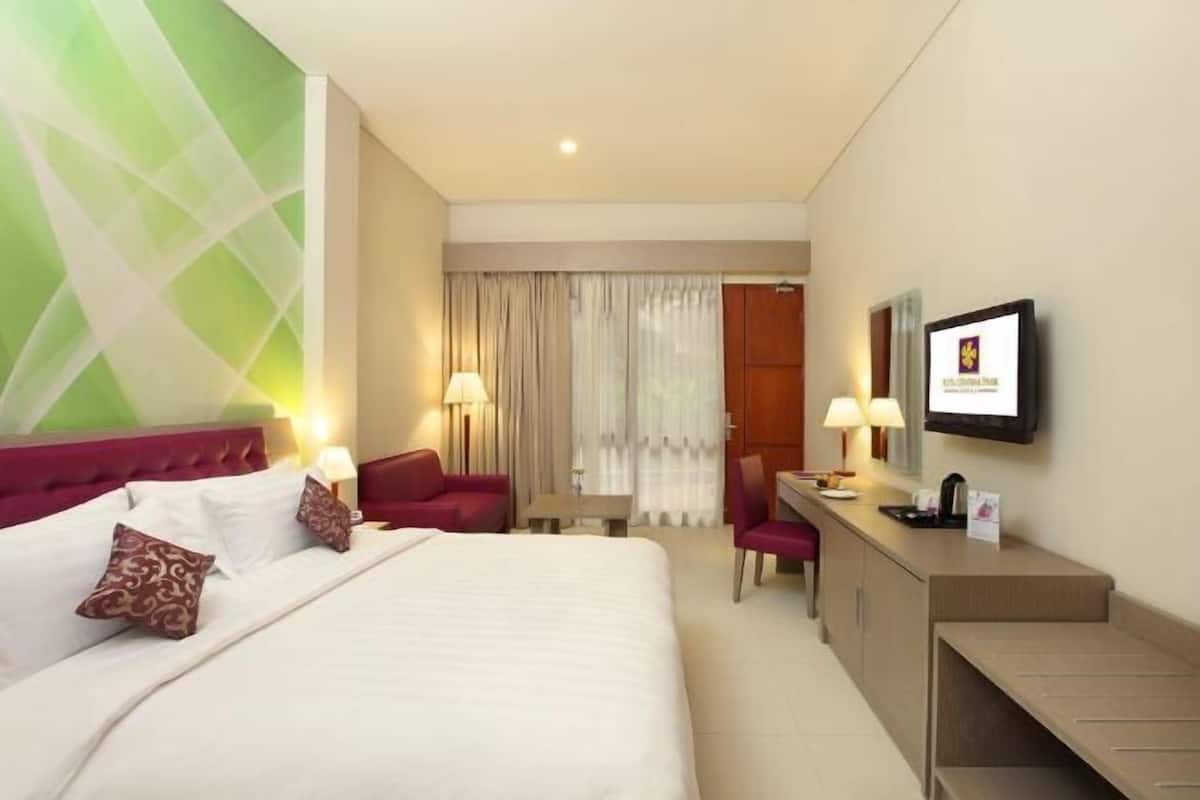 In-room safe, desk, blackout curtains, iron/ironing board
