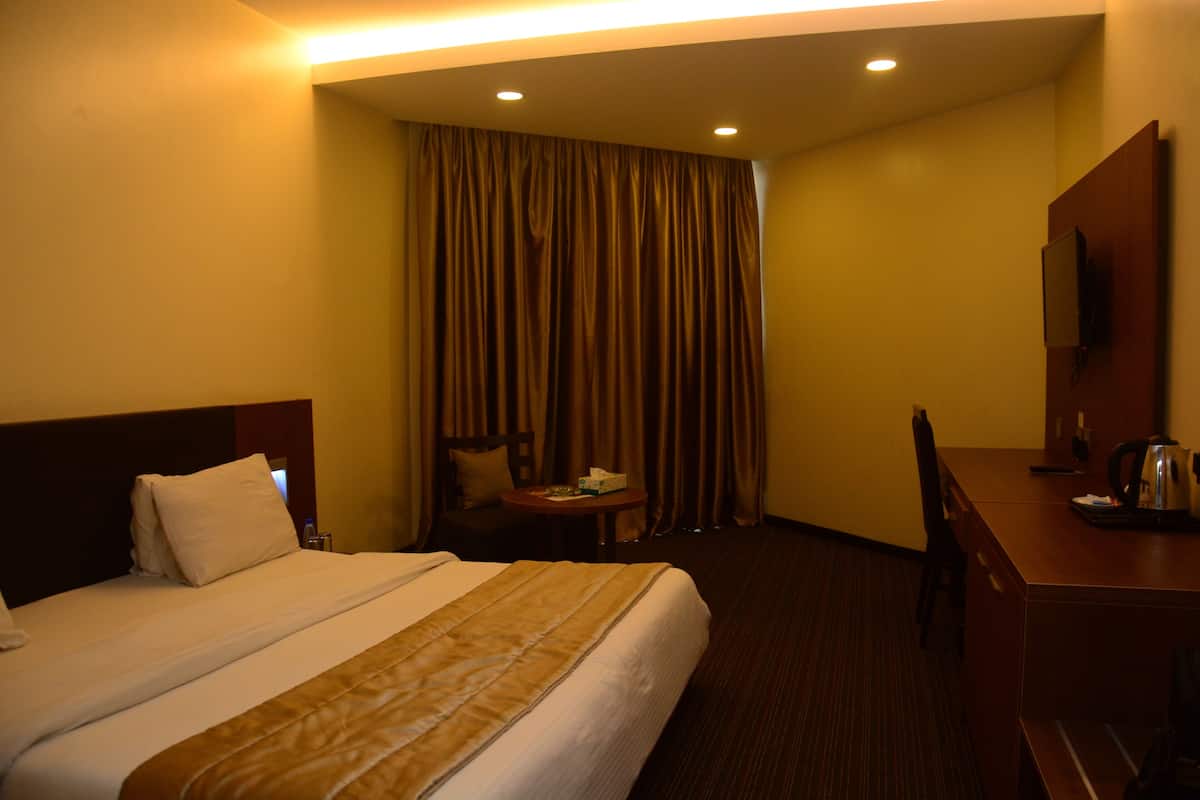 Deluxe Room | 1 bedroom, Egyptian cotton sheets, premium bedding, Tempur-Pedic beds