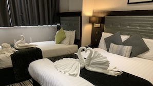 Chambre triple Standard | Draps en coton égyptien, literie de qualité, couette en duvet