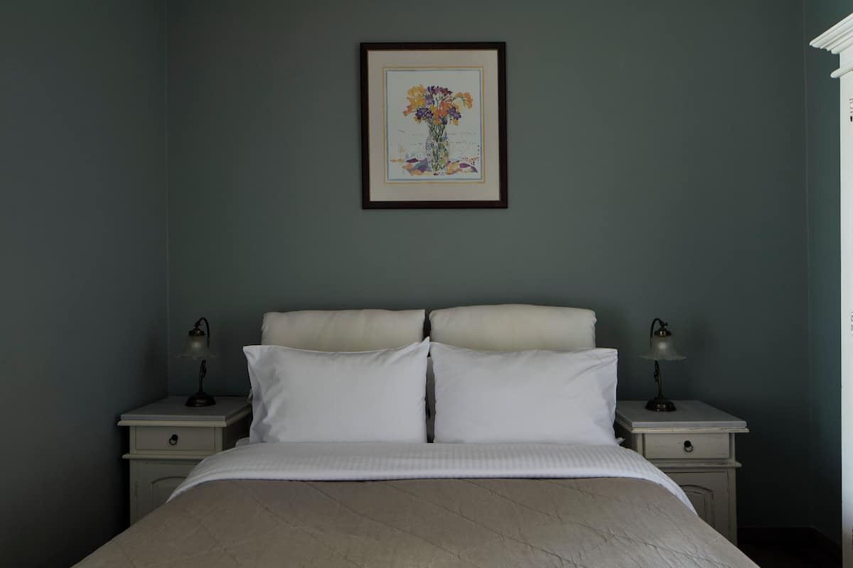 Deluxe Double Room (Main Building) | 고급 침구, 객실 내 금고, 노트북 작업 공간, 다리미/다리미판