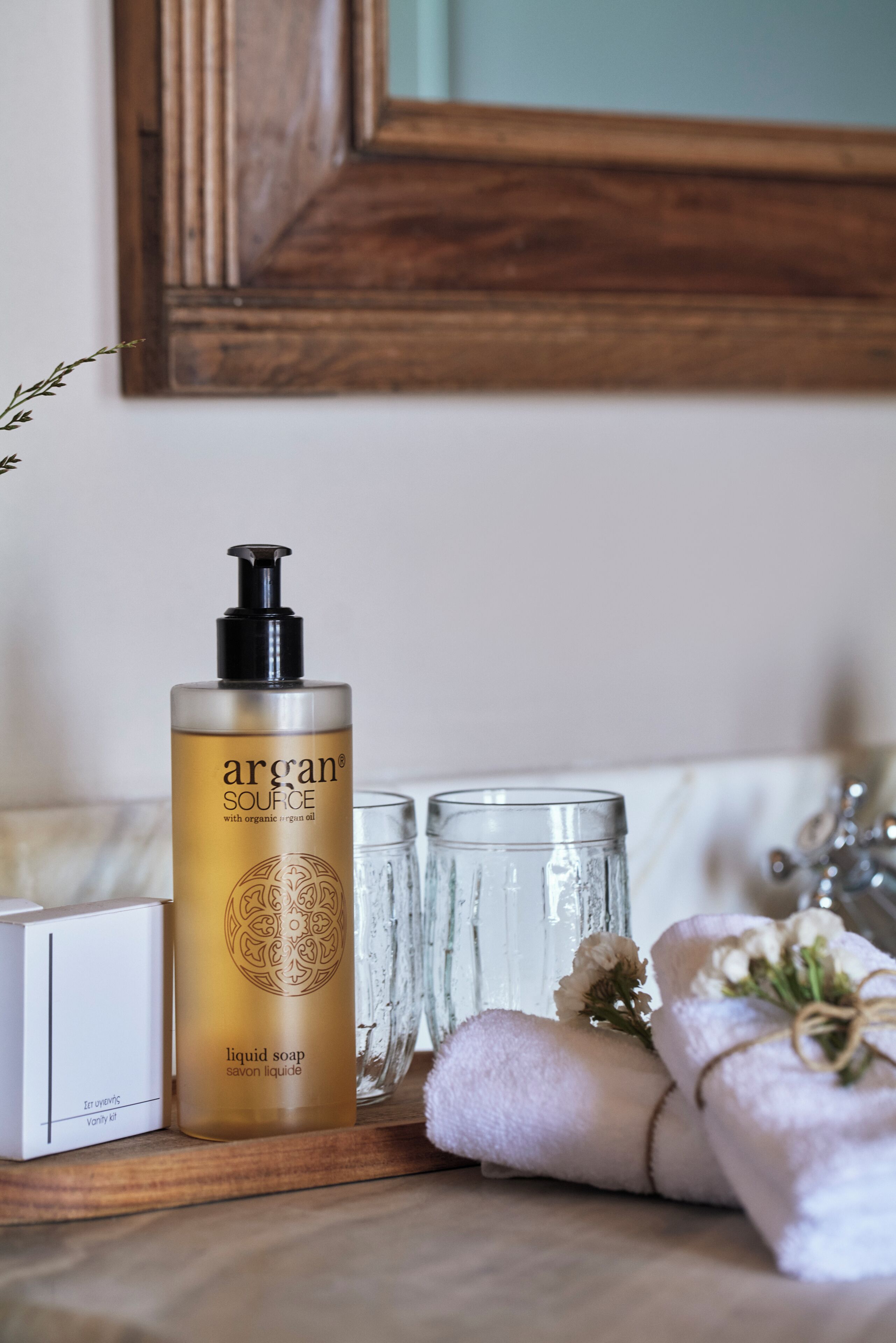 deluxe room with sea view (main building) | bathroom | shower, free toiletries, hair dryer, slippers