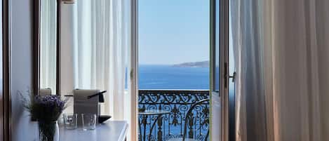 Deluxe Room with Sea View (Main Building)