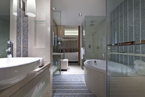 Separate bathtub and shower, deep-soaking bathtub, rainfall showerhead