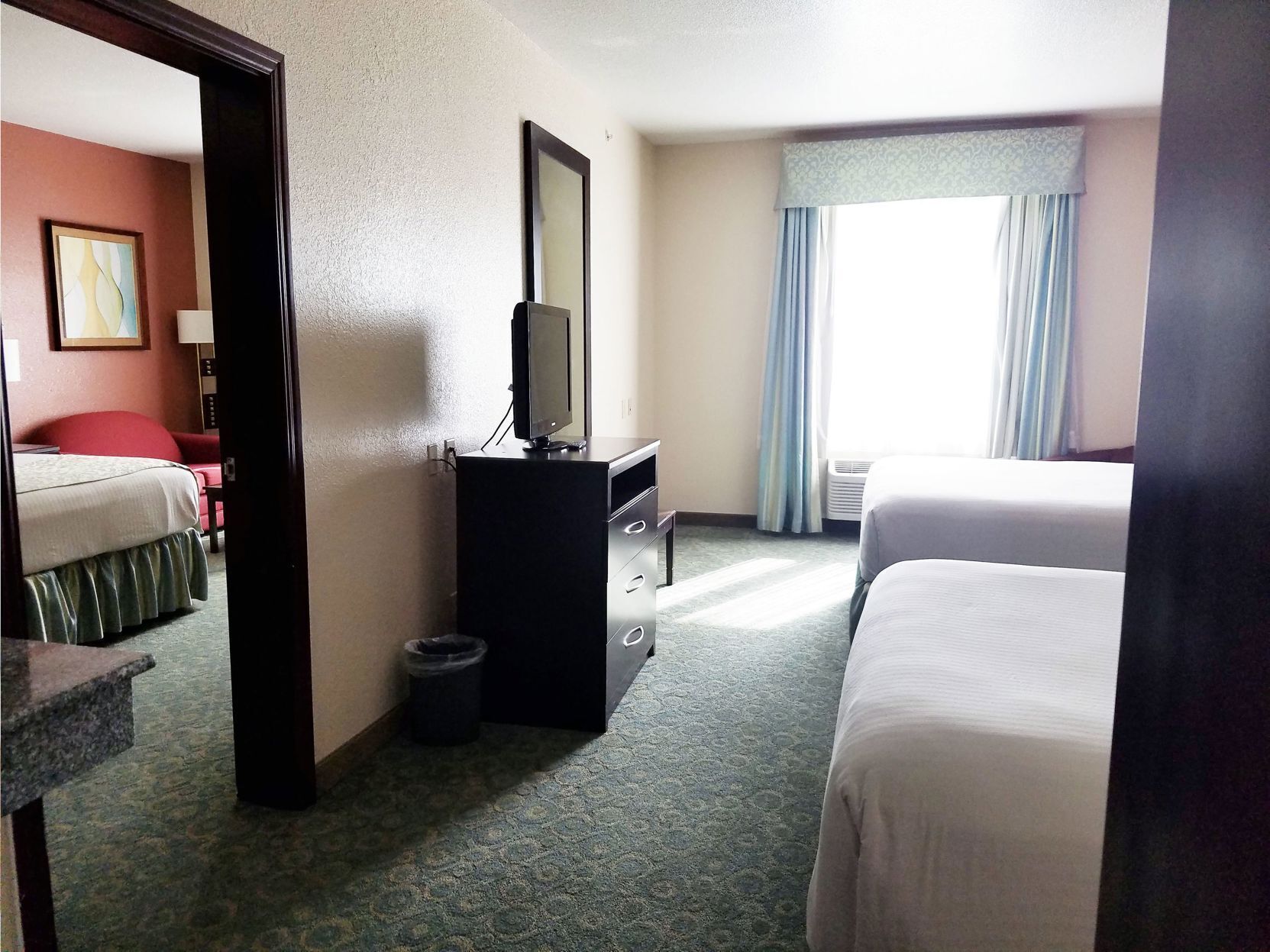 Coffres-forts dans les chambres, bureau
