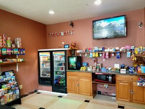 Gift shop - Ramada by Wyndham South Waco (Hewitt)