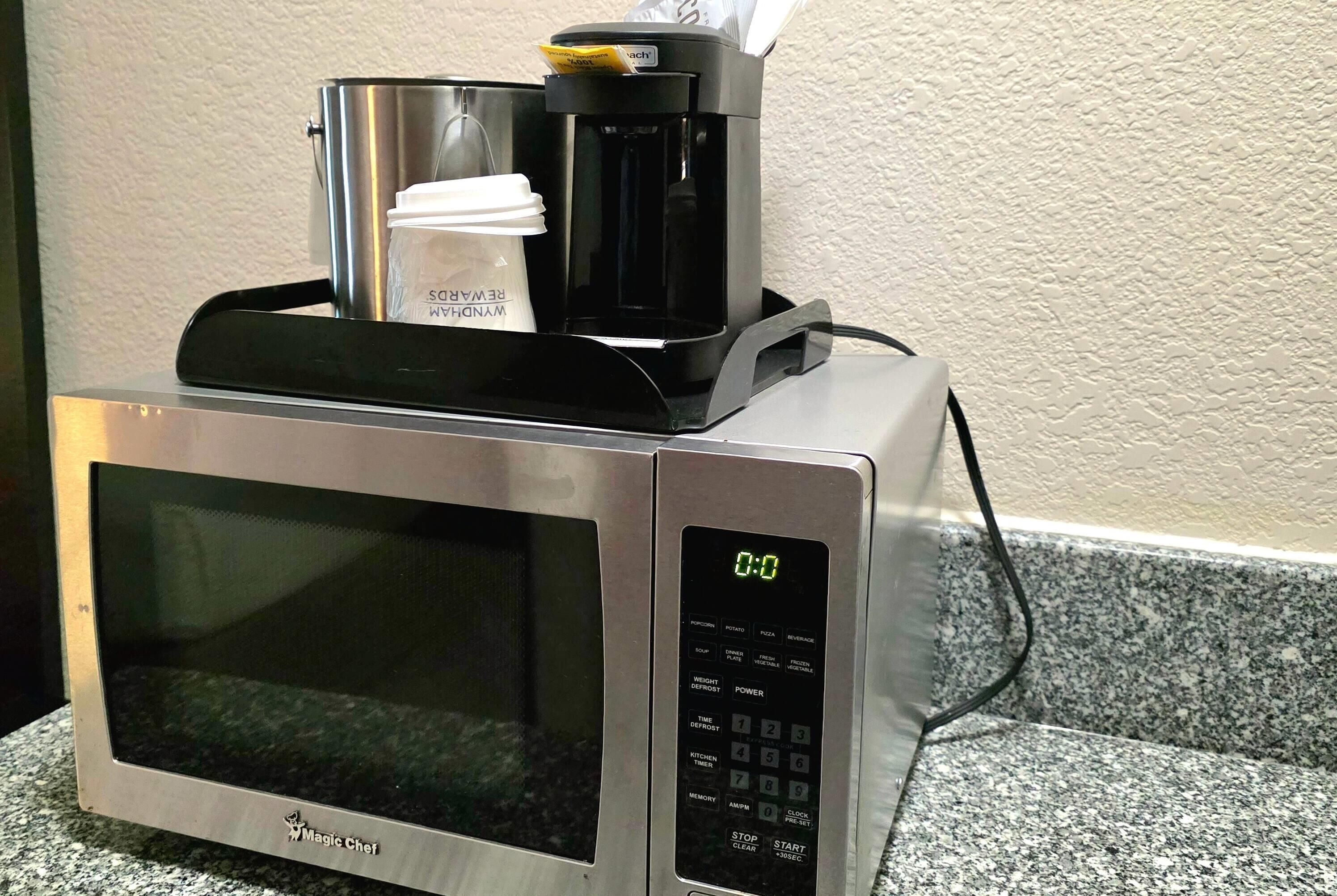 Suite, Multiple Beds, Non Smoking | In-room safe, desk, laptop workspace, soundproofing