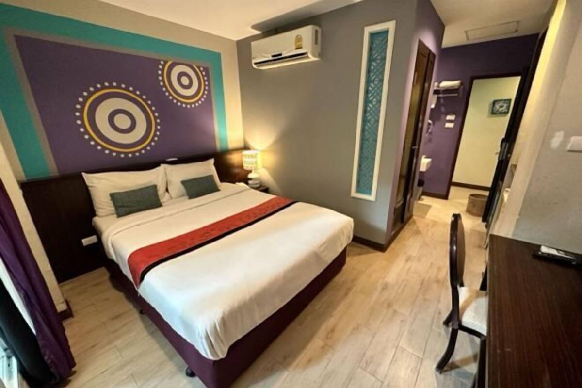 Minibar, in-room safe, desk, blackout curtains