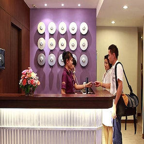 Reception - Sawasdee Hotel @ Sukhumvit Soi 8 (Bangkok)