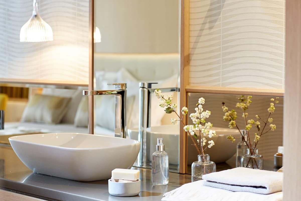 premium room, park view | bathroom | rainfall showerhead, free toiletries, hair dryer, bathrobes