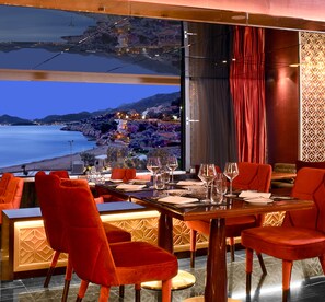 4 restaurants; breakfast, lunch and dinner served  - Maestral Resort & Casino (Pržno)
