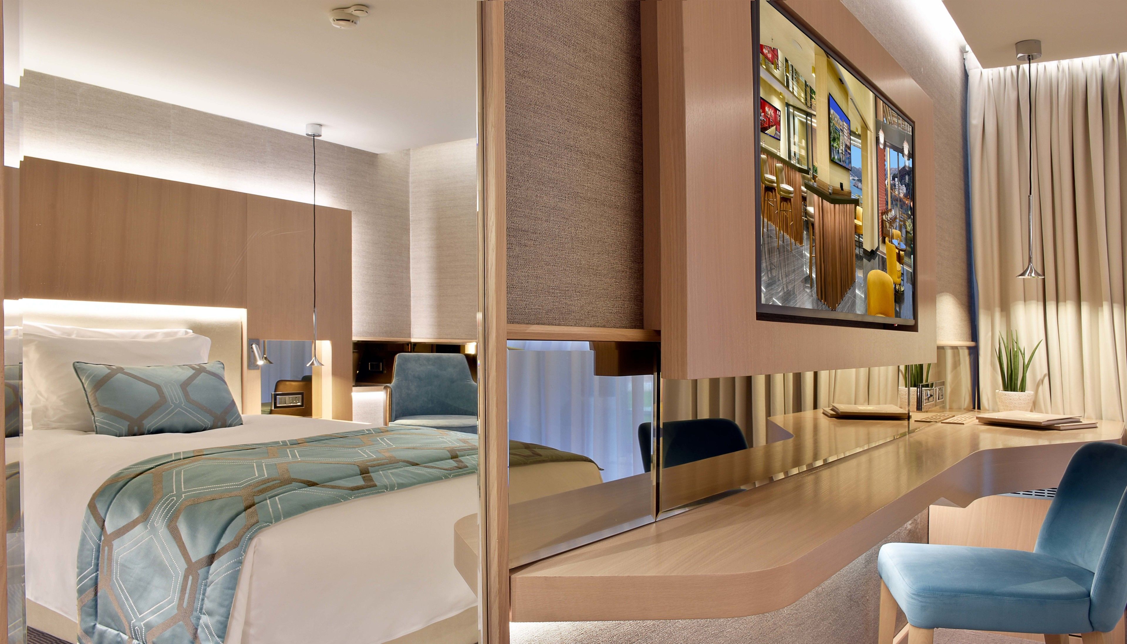 premium bedding, pillow-top beds, minibar, in-room safe