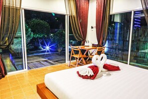 Premium bedding, pillowtop beds, minibar, in-room safe - BaanNueng at Kata (Karon)